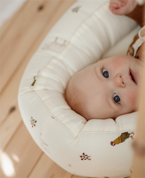Babynest med bondegårds dyr